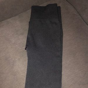 Women’s black leggings. OS